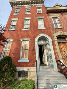 223 N 8th St