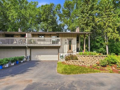 7232 Woodstock Dr