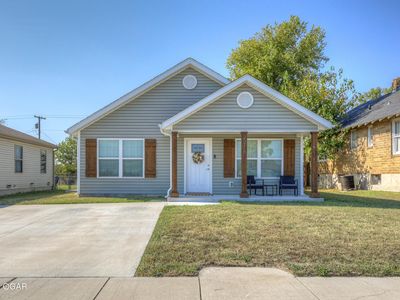 2216 & 1/2 Connor Ave