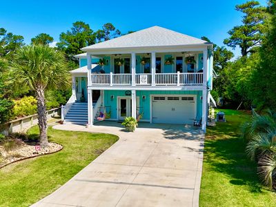 8906 Edgewater Court