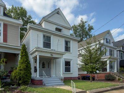 1313 Highland Ave