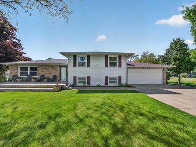 56563 Pinecrest Dr