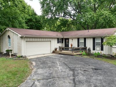 211 N Miller Manor Ct