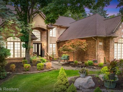 7398 Autumn Hill Dr
