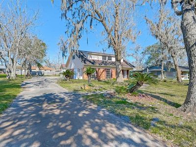 444 Southern Oaks Dr