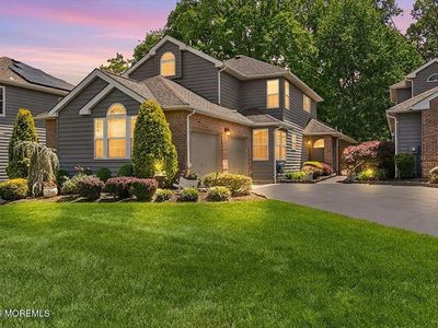 42 Fairway Boulevard