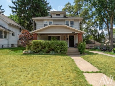 1014 Crescent St NE