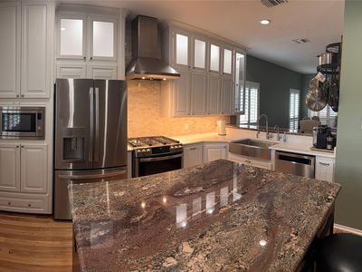 12498 Lake Vista Dr