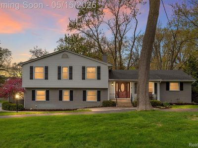 Property at 1946 Shore Hill Dr, Bloomfield Hills, MI