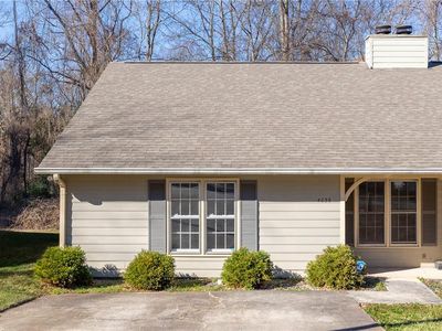 4056 Coopers Hill Dr SE