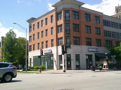 125 N Euclid Ave APT 402