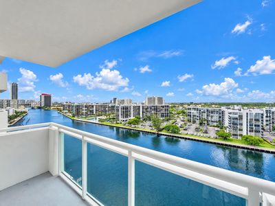 3000 S Ocean Dr APT 1208
