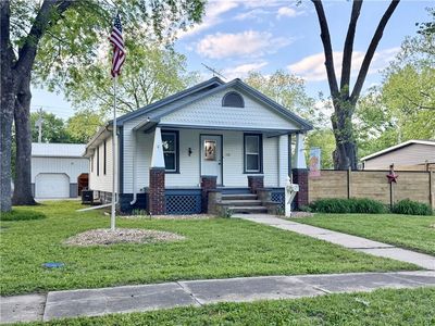 110 E Walnut St