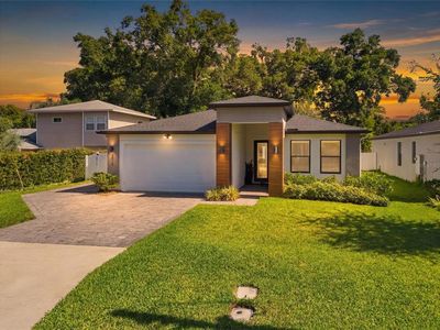 2015 E Kaley Ave