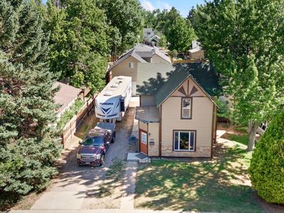 448 W 4th St