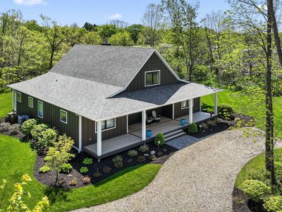 5542 Hidden Pond Ln