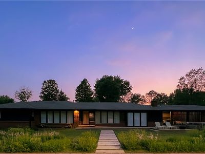 307 Crestview Dr