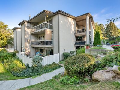 1525 E Waterbury Dr S #B