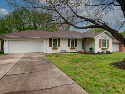 2251 S Kimbrough Avenue