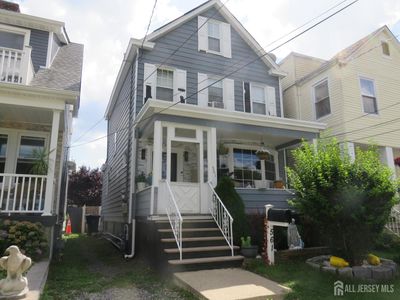 561 Neville St