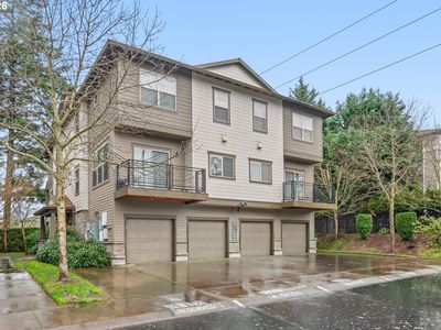 8648 NE Delamere Way