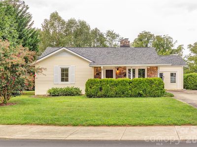 103 S Main St