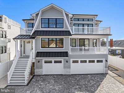 284 W 15th St
