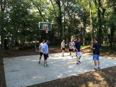 110-116 W Stinson St