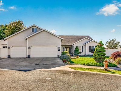 793 W Sandpiper Ave