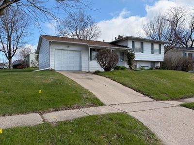 376 Crandall Dr NE