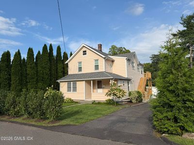 16 Raymond St