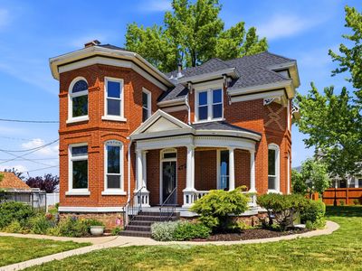 472 N Main St
