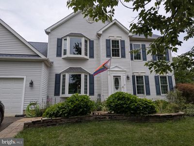 823 Woodcrest Loop