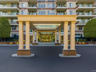 100 Hilton Avenue #PH 5