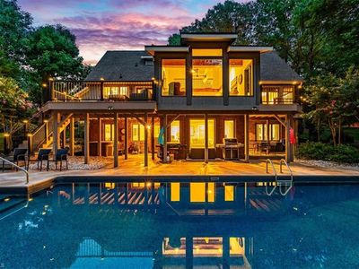 3905 Oak Hollow Dr