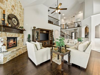 1515 Spring Hill Dr