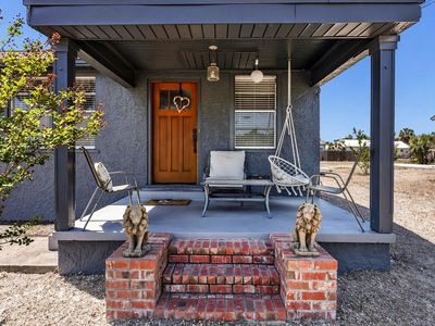 311 N Bonita Ave