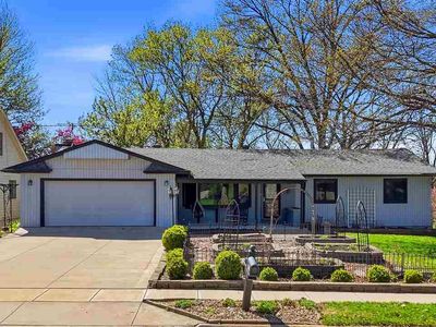 415 Woodridge Ave