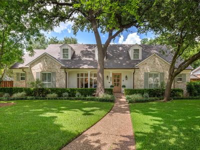 3909 Fantasia Ln