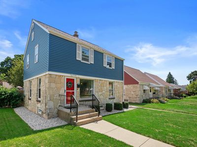Property at 5700 N Sidney Pl, Glendale, WI