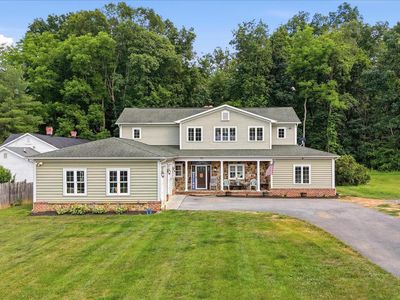 59 Howards Ln