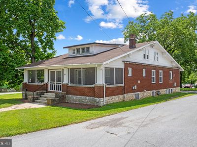18 E Chatsworth Ave