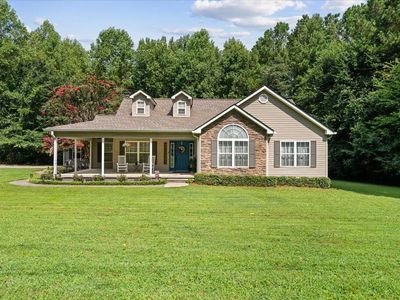 684 Ellis Cir
