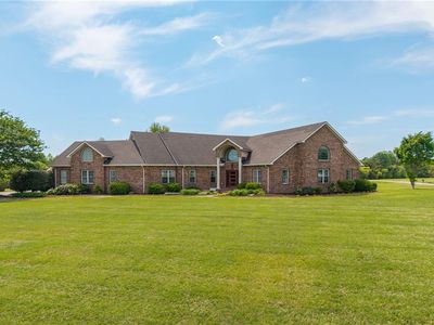 106 Phyllis Ct