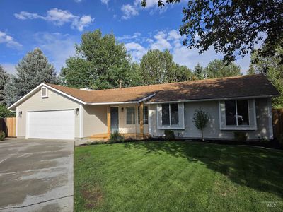 2757 E Boston Ct