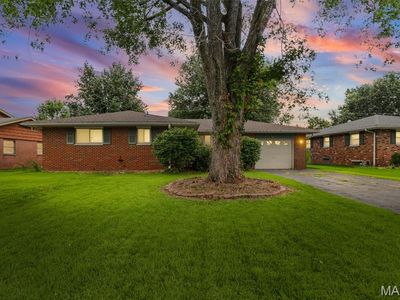822 Amherst Dr
