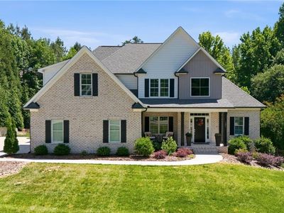 1481 Meadowlands Dr
