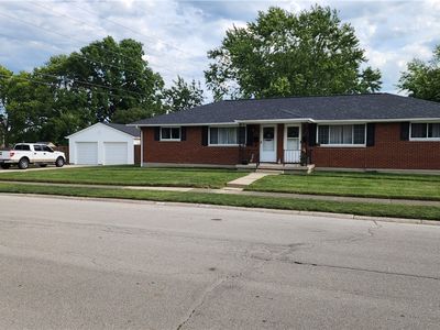 114 W Herr St