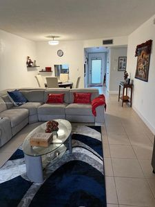 2900 N Pine Island Rd APT 209