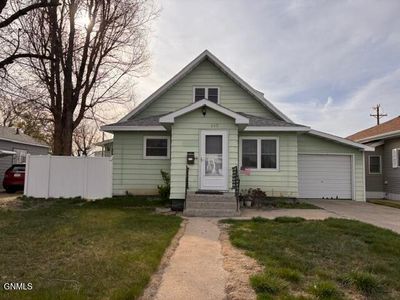Property at 117 N Adams St, Plentywood, MT